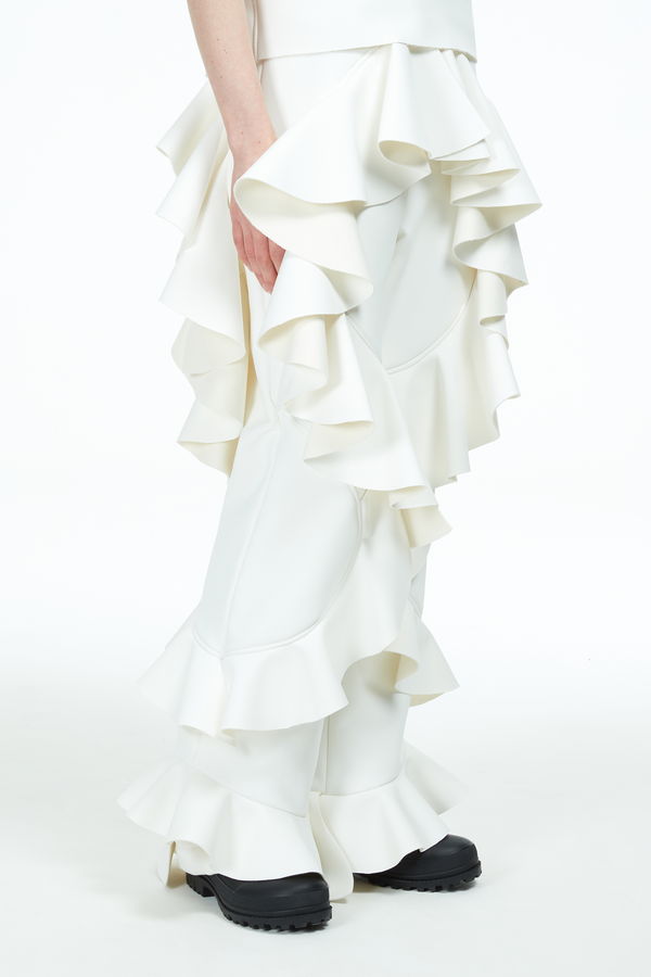 white trousers with flounces 